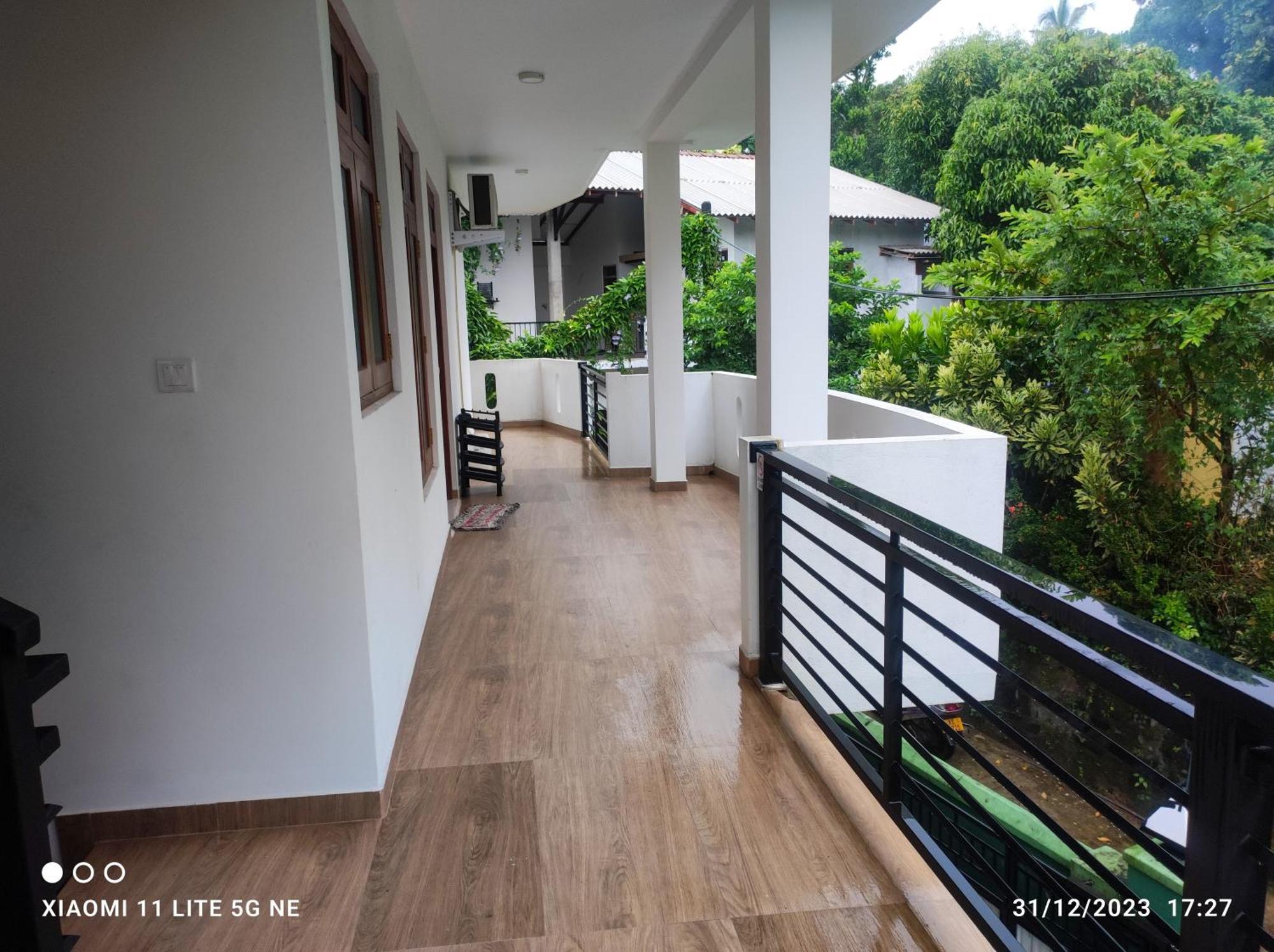 Villa Tanzanite Hikkaduwa Exterior foto